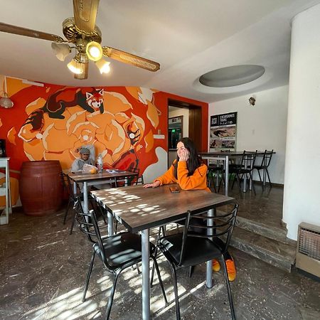 Panda Hostel Мендоса Экстерьер фото