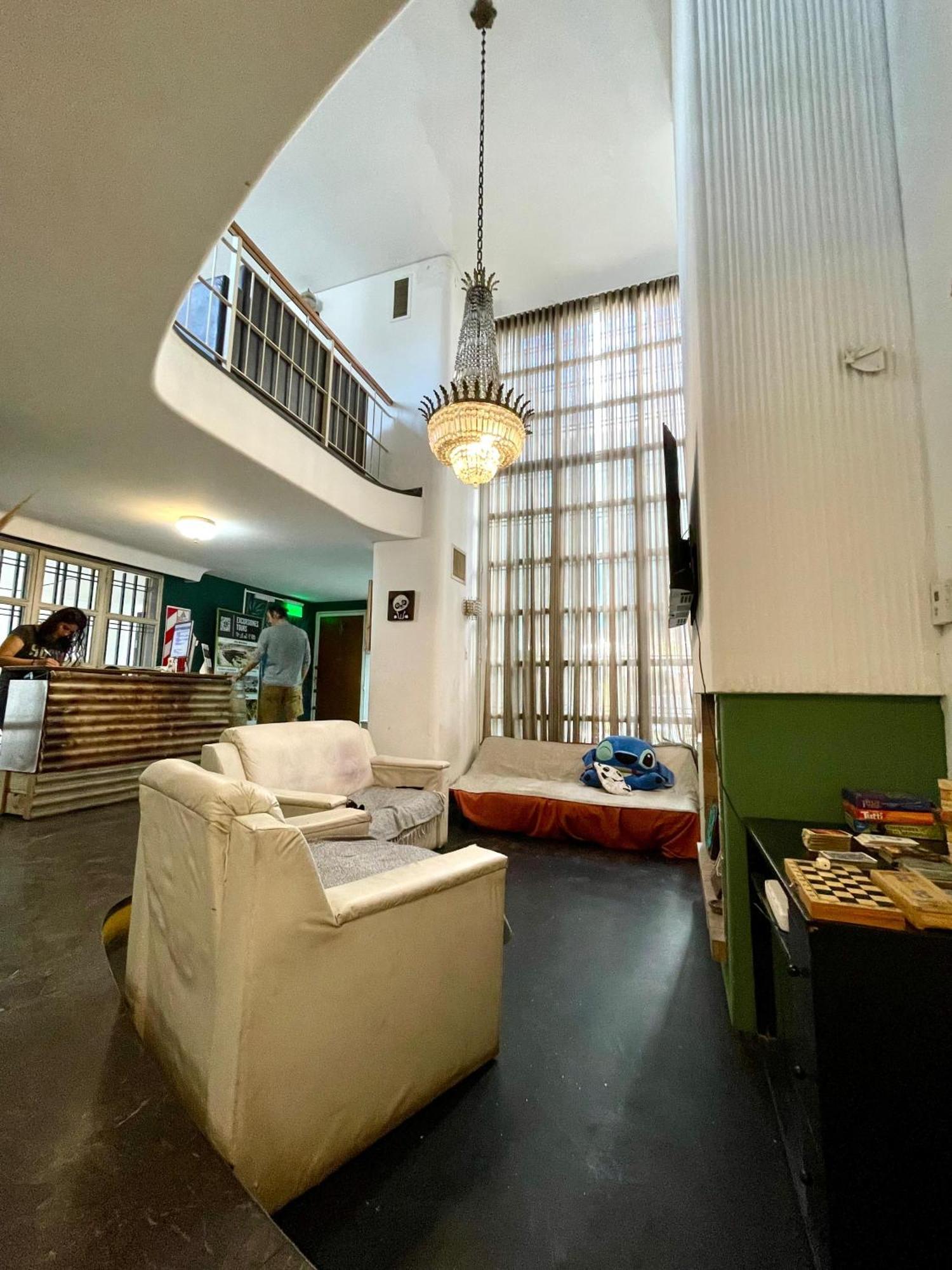 Panda Hostel Мендоса Экстерьер фото