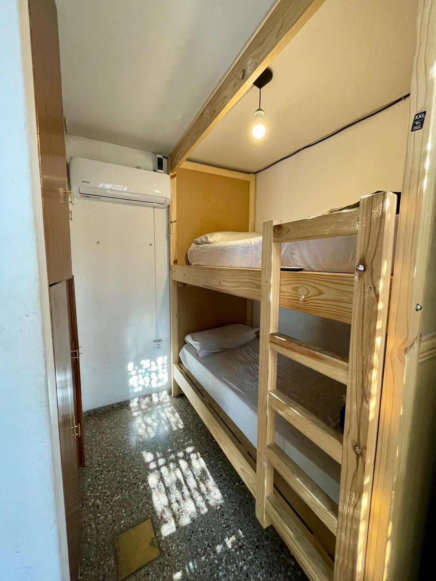 Panda Hostel Мендоса Экстерьер фото