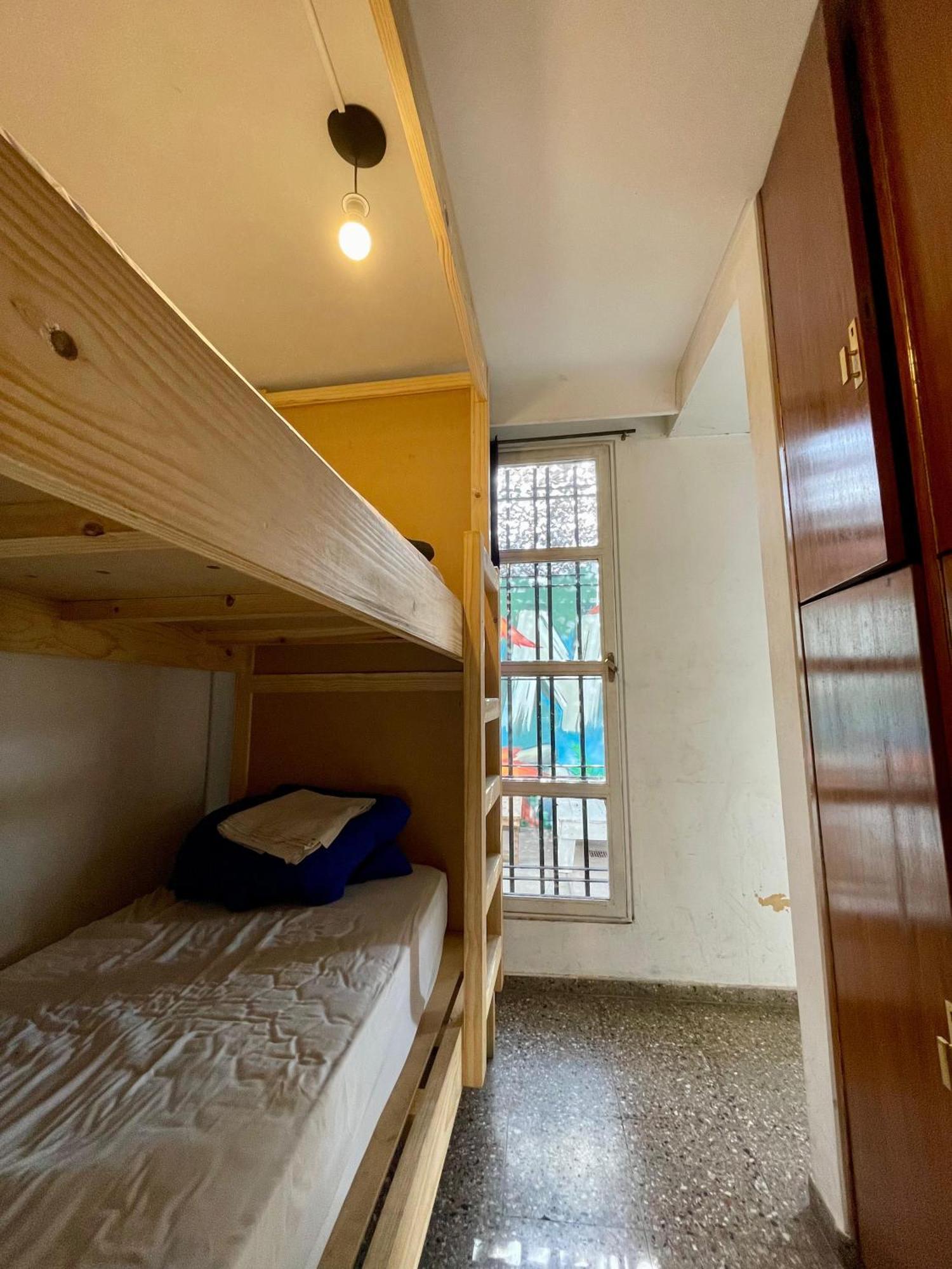 Panda Hostel Мендоса Экстерьер фото
