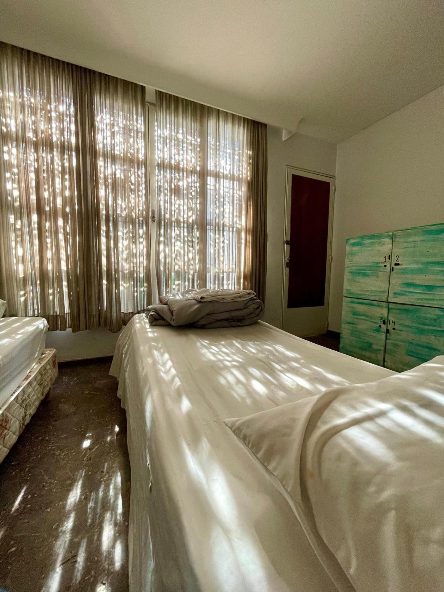 Panda Hostel Мендоса Экстерьер фото