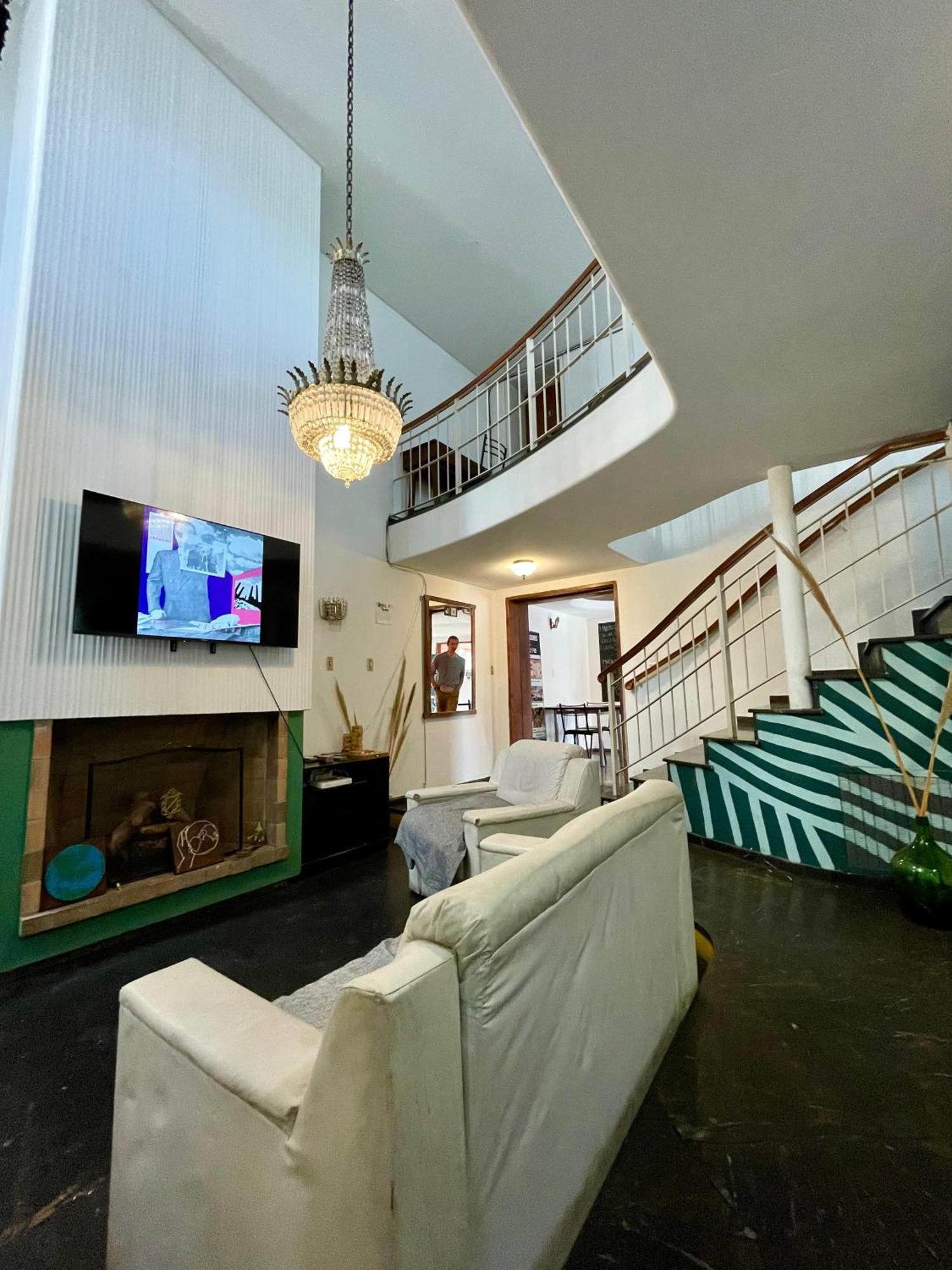 Panda Hostel Мендоса Экстерьер фото