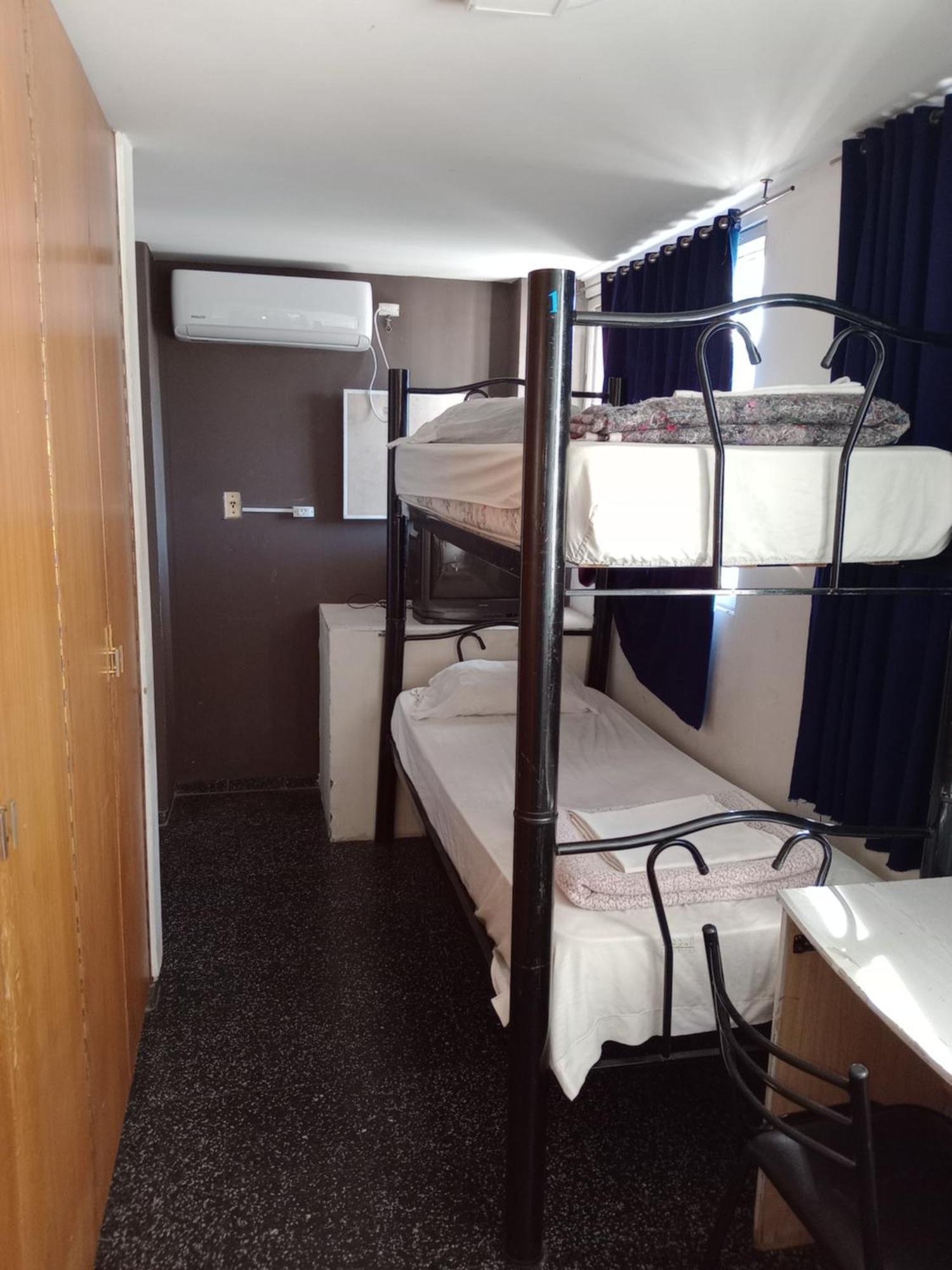 Panda Hostel Мендоса Экстерьер фото